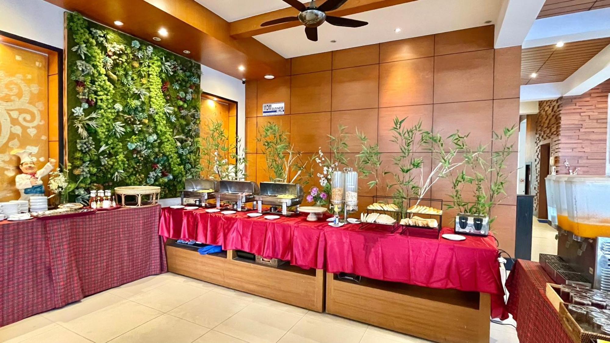 Baramee Resortel Patong Exteriör bild